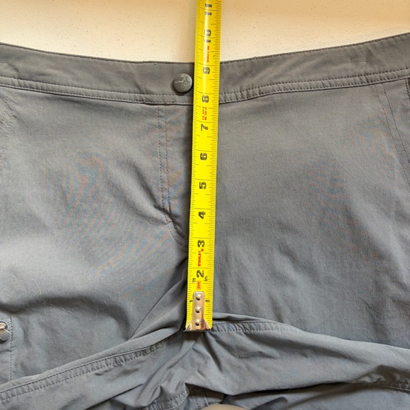 LL Bean Trek Trail Shorts Gray Womens Mid Rise Bermuda Hiking Camping size 10 - Picture 11 of 12
